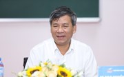 Giáo sư Nguyễn Anh Trí - Nghệ sĩ khoác áo Blouse