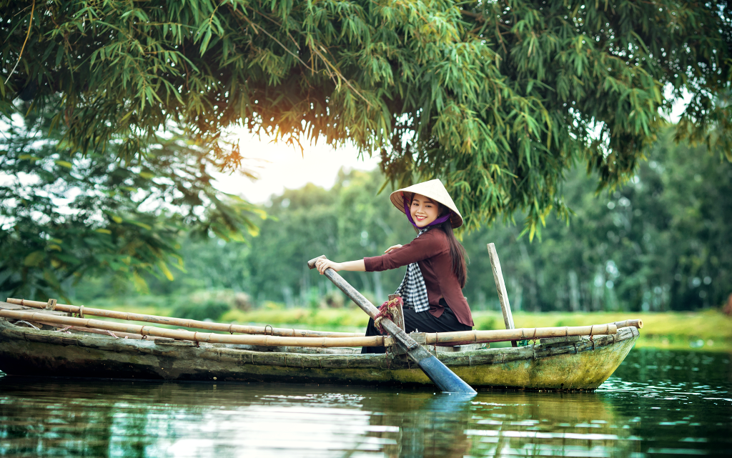 “Nước như nước mắt”: Ám ảnh thân phận người phụ nữ miền sông nước

