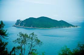 Sự tích hòn đảo thuyền